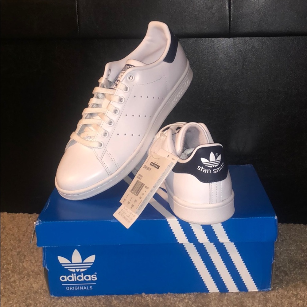 BRAND NEW Mens 6.5 Adidas Stan Smith